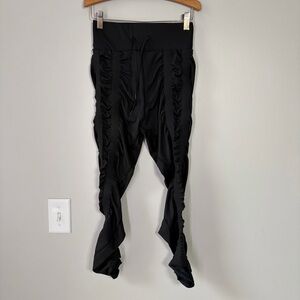 Skinnify Black Resistant Band Leggings